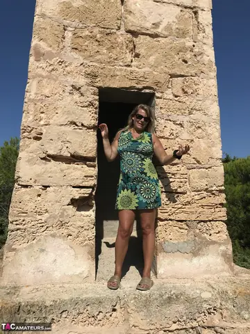 Sweet Susi – Mature Blonde MILF Shows Her Big Tits and Fat Ass Outdoors