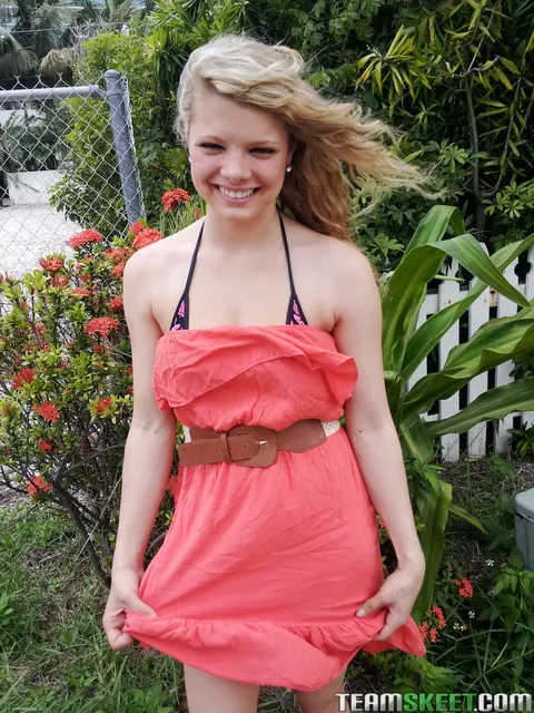Stella Banxxx: Amateur Blonde in a Bikini and Glasses Flashes Her Pussy Outdoors – photo 3 of 16