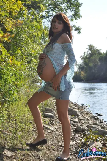 Pregnant PAWG Strips in Her High Heels Outdoors
