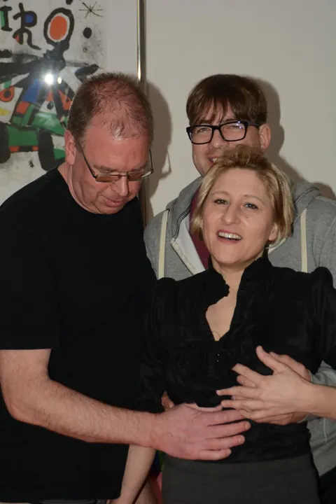 Teresa Lynn: Short-Haired German MILF Takes Anal in a Threesome – photo 1 of 16