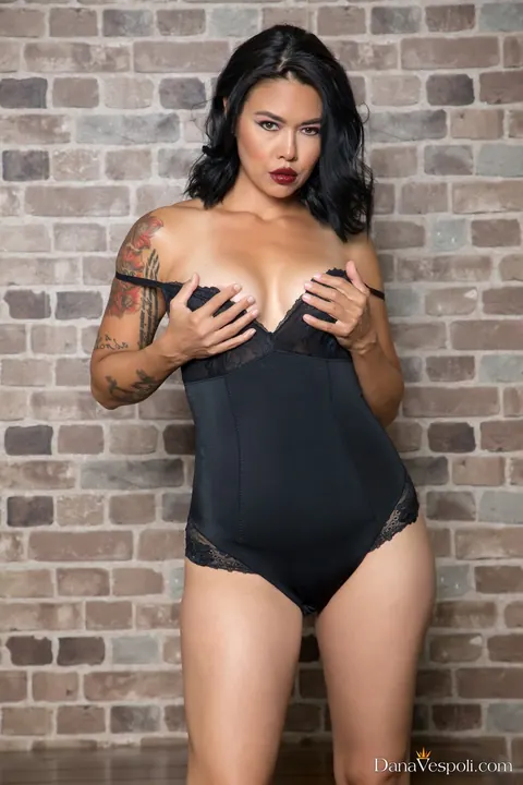 Dana Vespoli: Brunette Asian MILF Strips and Spreads for Sex – photo 4 of 20
