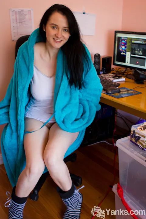 Aeryn Walker: Brunette PAWG Shows Off Her Big Tits and Ass in Socks – photo 2 of 15
