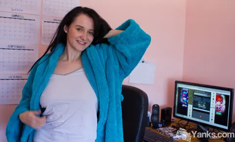 Aeryn Walker: Brunette PAWG Shows Off Her Big Tits and Ass in Socks – photo 6 of 15