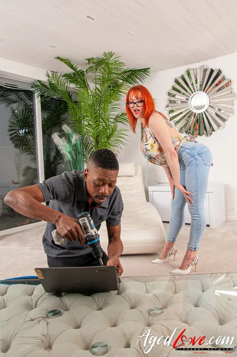 Emma Stone: Mature Redhead Takes Anal Outdoors with a Black Man – photo 3 of 21