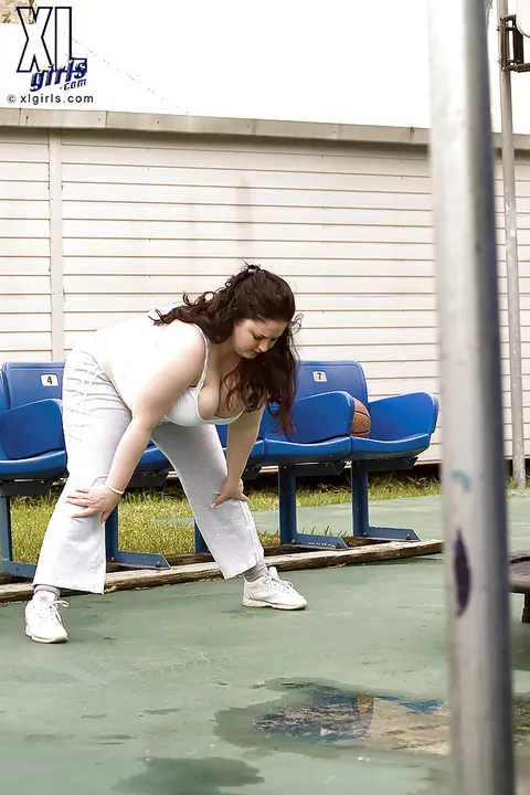 Monique LAmour: BBW Exercises Outdoors Before Getting Fucked – photo 3 of 15