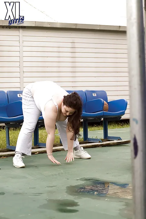 Monique LAmour: BBW Exercises Outdoors Before Getting Fucked – photo 4 of 15