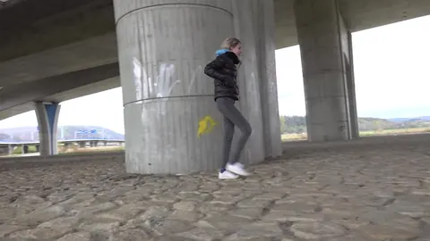 European Blonde Squats in Jeans and Pisses Outdoors – photo 14 of 15