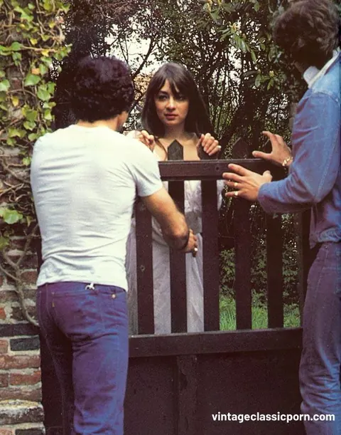 Catherine Ringer: Slim Brunette Has Anal in a Vintage Threesome, Hairy Bush in View – photo 1 of 11