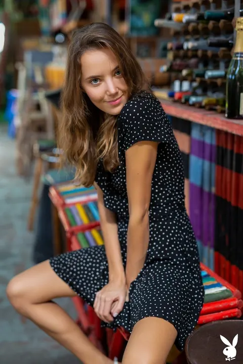 Mango A: Brunette Flashes and Strips Nude Outdoors – photo 1 of 16