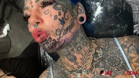 Amber Luke: Blonde with Natural Tits and Tattoos Spreads and Shows Face Tattoo – photo 16 of 16