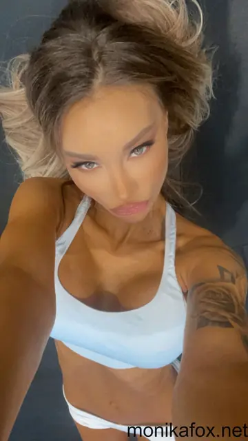 Petite Blonde Spreads Her Legs and Shows Her Pierced Tits at the Gym