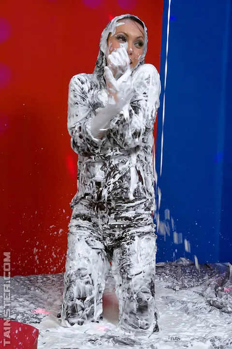 Woman Strips Nude Outdoors for Wet and Messy Fetish – photo 11 of 16