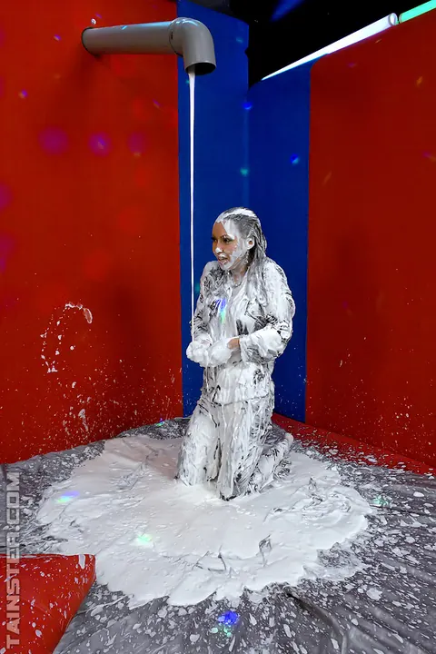 Woman Strips Nude Outdoors for Wet and Messy Fetish – photo 15 of 16
