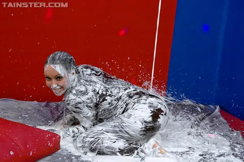 Woman Strips Nude Outdoors for Wet and Messy Fetish – photo 13 of 16