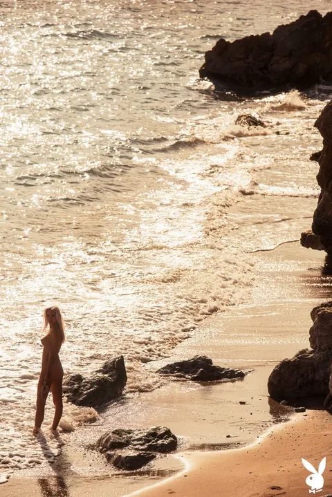 Petite Skinny Woman Spreads Her Legs on the Beach – photo 3 of 20