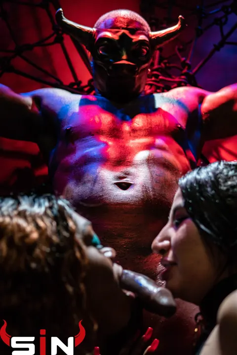 Kitty Jaguar: Two Women Share a Tied-Up Black Man's Monster Cock in a BDSM Threesome – photo 8 of 15