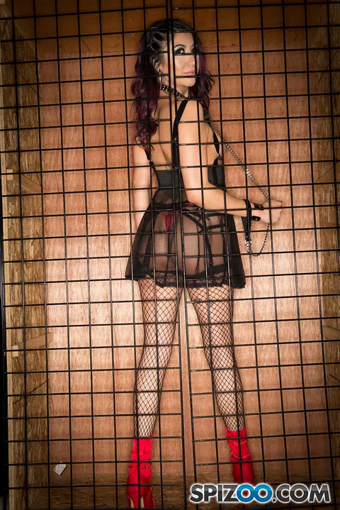 Kitty Jaguar: Latina Brunette in Fishnets Spreads Her Pussy – photo 5 of 18