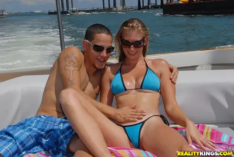 Sunset diamond: Blonde in a Bikini and Glasses Takes Anal Outdoors – photo 2 of 16