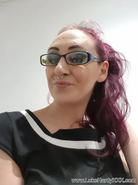 Demona Dragon: Amateur Redhead PAWG Spreads Her Pussy for a Selfie – photo 6 of 20