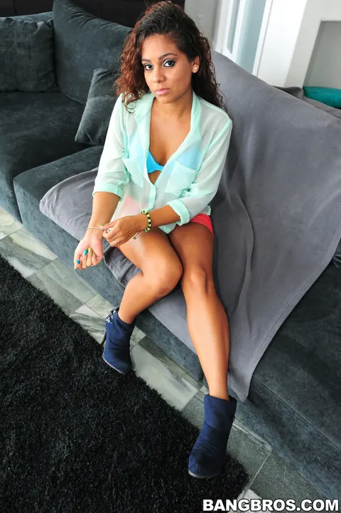 Sasha Delavega: Latina PAWG Strips and Spreads Outdoors in Heels – photo 4 of 20