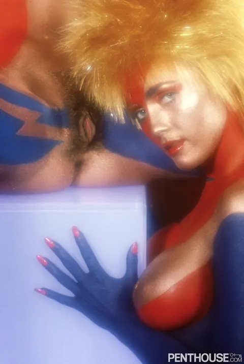 Ginger Miller: Mature Redhead Licks Partner's Pussy Then Spreads Her Own – photo 10 of 10