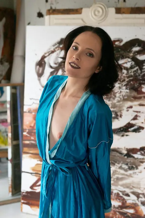 Slim Russian Woman Poses Nude Showing Her Petite Body – photo 6 of 21