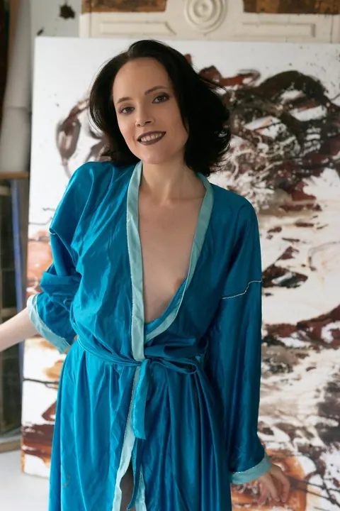 Slim Russian Woman Poses Nude Showing Her Petite Body – photo 7 of 21