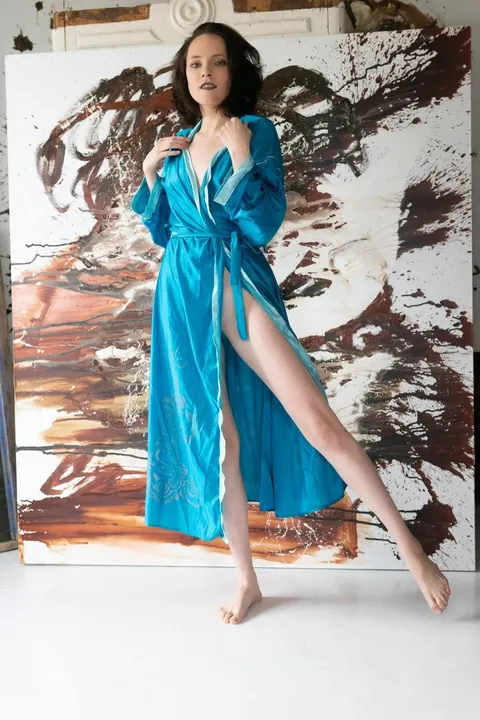 Slim Russian Woman Poses Nude Showing Her Petite Body – photo 3 of 21