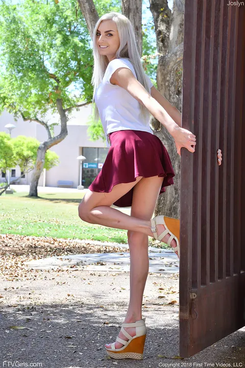 Platinum Blonde Amateur Flashes Her Camel Toe Outdoors in a Skirt – photo 6 of 15