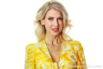 Gigi Dior – Blonde MILF Undresses and Spreads for Office Sex