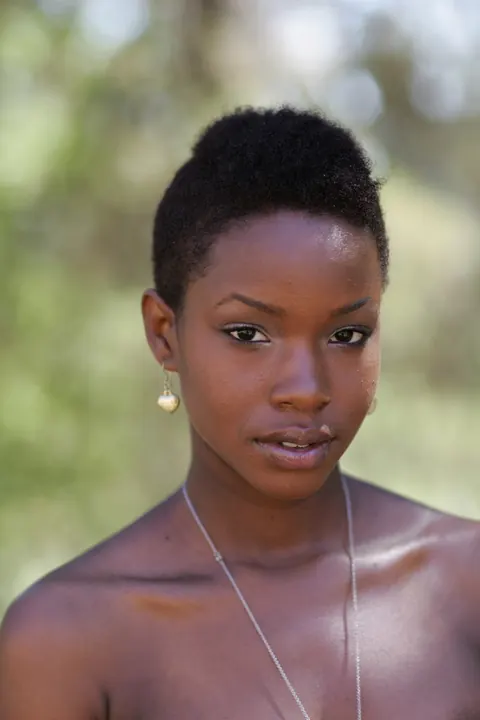 Ebony Woman with Short Hair Poses Fully Clothed – photo 20 of 20