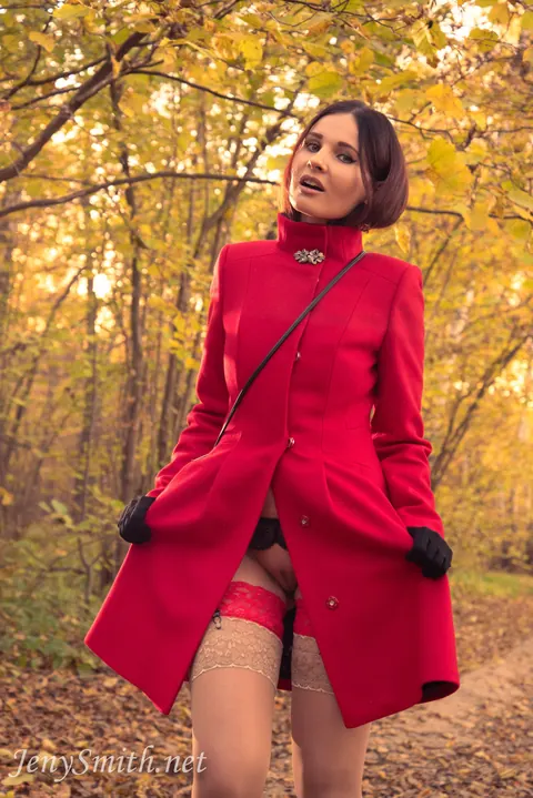 Jeny Smith: Busty Brunette MILF in Stockings Poses in the Forest – photo 12 of 15