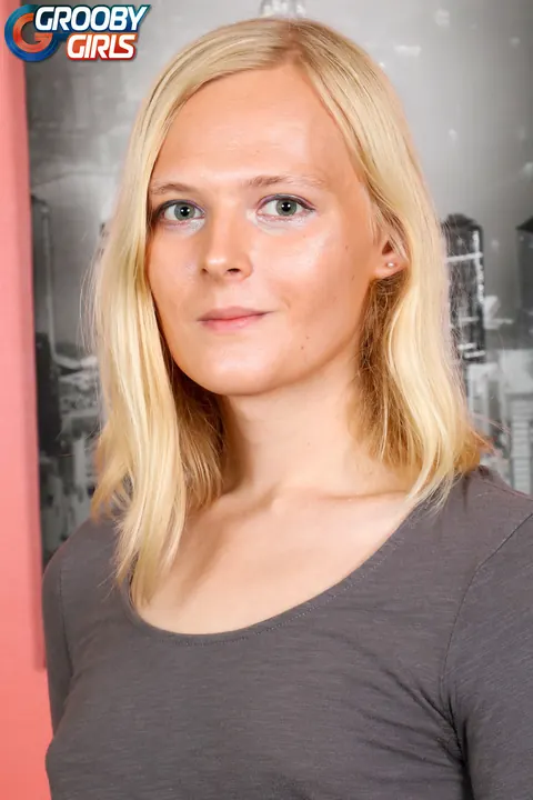 Blonde Trans Woman Strips Nude and Poses for the Lens – photo 1 of 15