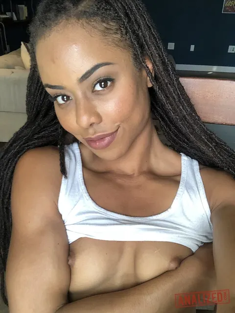 Kira Noir: Ebony Brunette in Shorts Poses for Selfies Showing Her Ass and Tits – photo 3 of 20