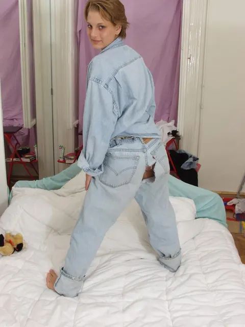 Petra Short: Hungarian Blonde PAWG in Jeans Undresses and Spreads – photo 2 of 21