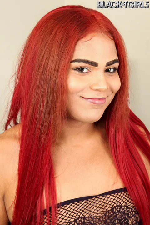 Trans Woman Poses Nude and Lifts One Leg – photo 2 of 16