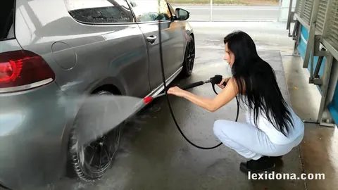 Lexi Dona: Pregnant Czech PAWG Washes a Car and Shows Her Bump – photo 3 of 15
