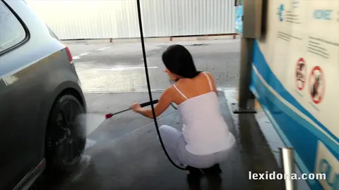 Lexi Dona: Pregnant Czech PAWG Washes a Car and Shows Her Bump – photo 8 of 15