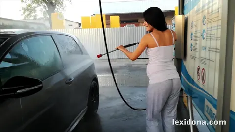Lexi Dona: Pregnant Czech PAWG Washes a Car and Shows Her Bump – photo 7 of 15