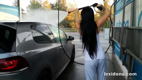 Lexi Dona: Pregnant Czech PAWG Washes a Car and Shows Her Bump – photo 2 of 15