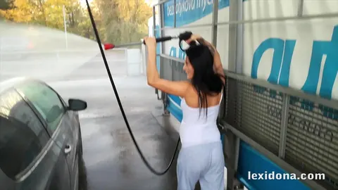 Lexi Dona: Pregnant Czech PAWG Washes a Car and Shows Her Bump – photo 15 of 15