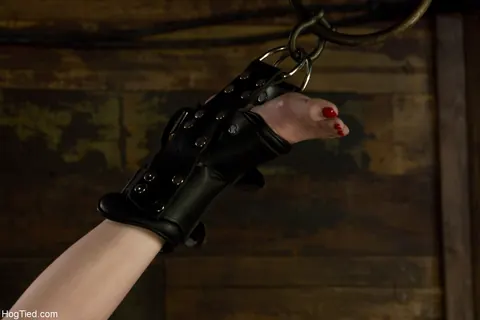 Mz Berlin: Redhead MILF with Big Natural Tits Gets Toyed While Suspended in Bondage – photo 19 of 20