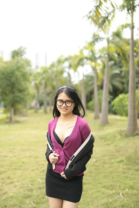 Petite Asian Babe with Big Tits Poses Outdoors in Glasses – photo 8 of 21