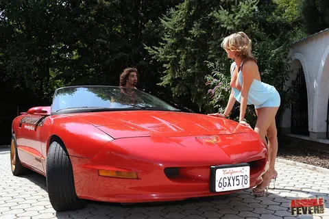 Thick Blonde MILF in Glasses Takes Anal and a Facial – photo 5 of 17