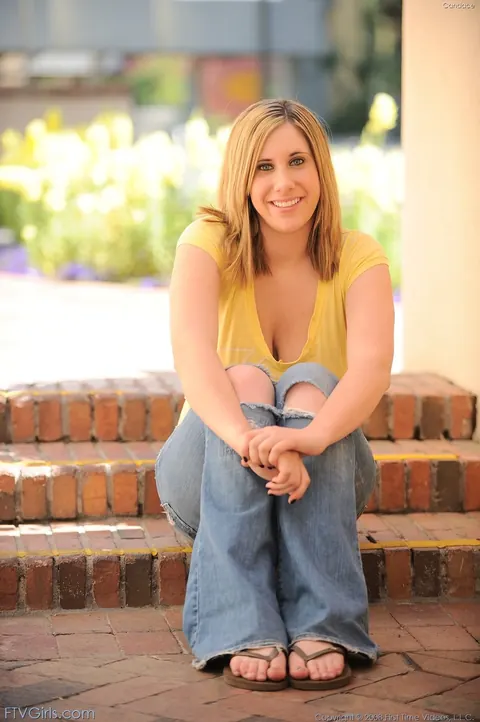 Blonde in Jeans Poses and Shows Her Big Tits in Public – photo 11 of 20