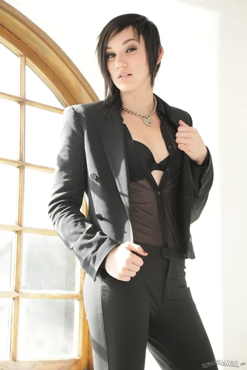 Nikki Hearts: Skinny Brunette Strips Suit and Spreads Her Shaved Pussy – photo 3 of 17