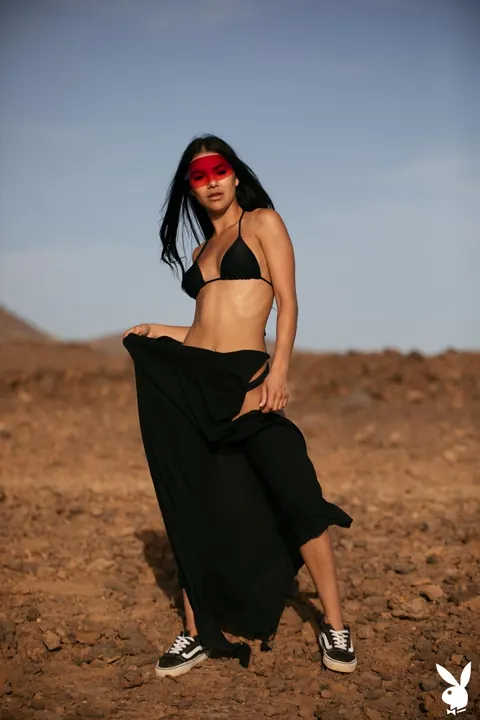 Estefania Pahe: Latina Brunette Undresses and Poses Nude in the Desert – photo 2 of 20