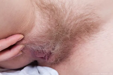 Lola Chic: Slim Blonde Spreads Her Hairy Pussy Wide – photo 14 of 16