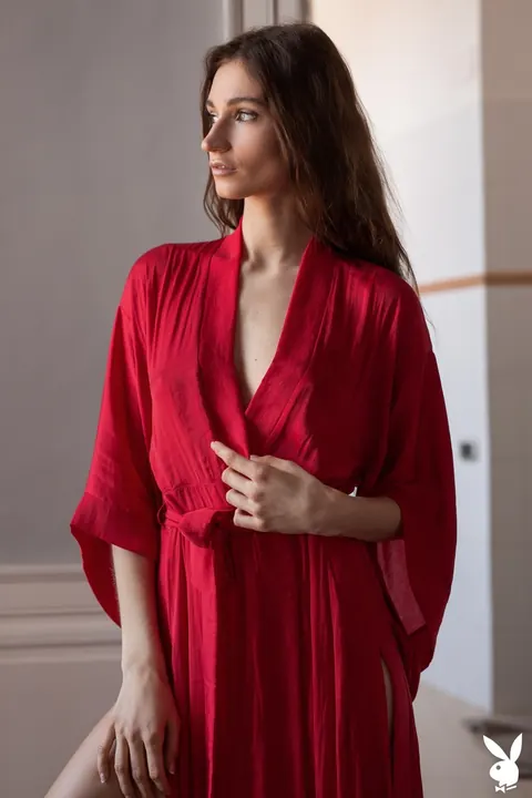 Ilvy Kokomo: Tall Brunette Strips Out of Her Red Nightgown – photo 1 of 20