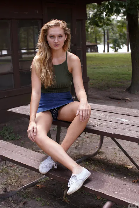 Ellen Kennedy: Blonde with Big Natural Tits Flashes Her Body Outdoors and Indoors – photo 3 of 12